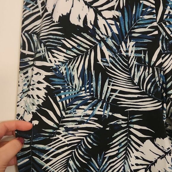 Spanx Women's Go With the Flow Wide-Leg Pants in "Blue Palm" Print Size M - Picture 7 of 11